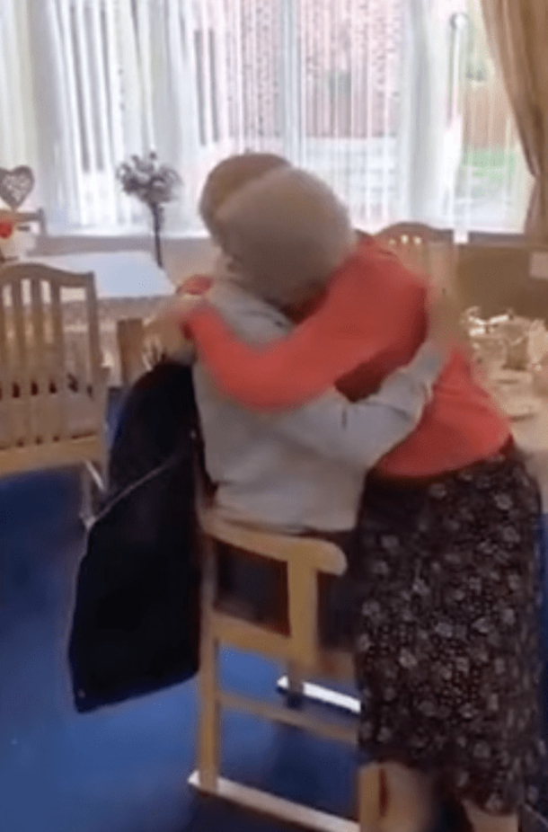 Caring Husband shocks wife by moving into her care home, hugs her tightly after being kept apart for months - picture 2