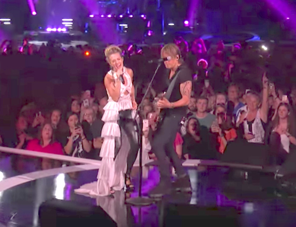 Carrie Underwood Joins Keith Urban, Puts Brand New Spin On Their Mega Hit - picture 2