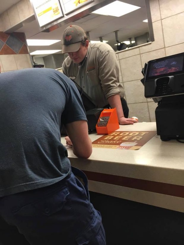 Cashier Slips A Note To Couple, Woman Surprised At What He Asks Them To Do - picture 3