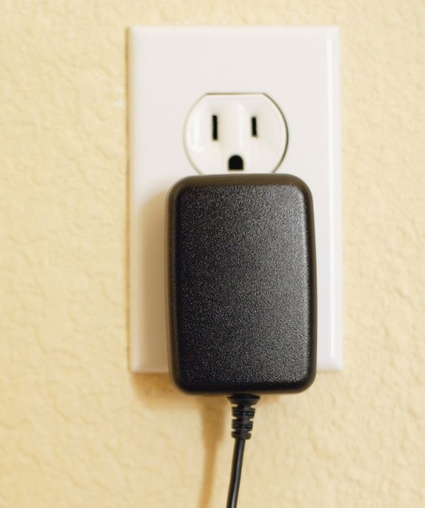 Child Electrocuted By Mobile Phone Charger Dies, Nurses Are Warning Parents About This Hidden Danger - picture 3