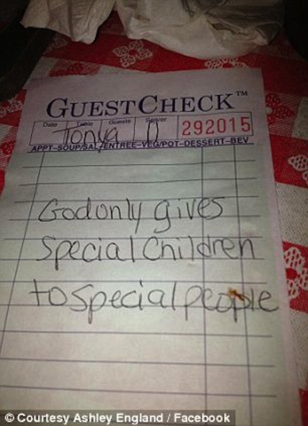 Child Makes A Scene In Restaurant, Mother Shocked By Note Waitress Gave Her - picture 2