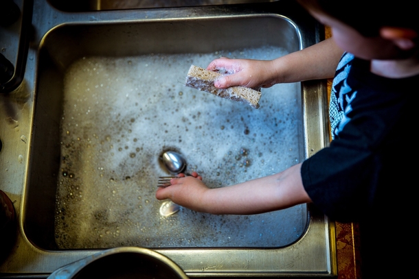 Children Who Do Chores Everyday Are Reportedly More Successful When They Grow Up - picture 2
