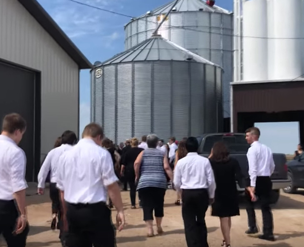 Choir Sings Priceless Classic Inside Grain Silo - Hauntingly Chilling Result Will Leave You With Goosebumps - picture 2