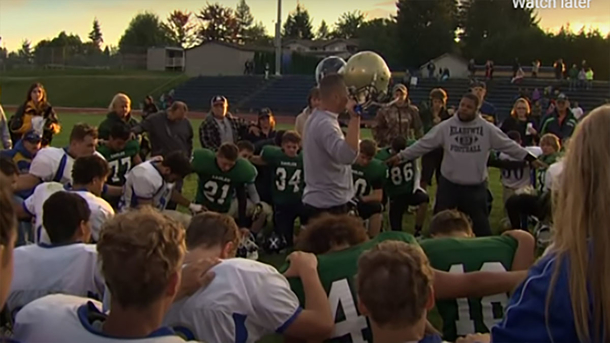 Coach Is Fired After Praying On Football Field, His Case Will Now Be Heard via The Supreme Court - picture 4