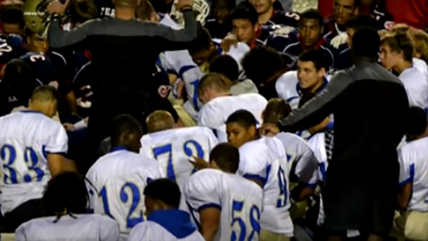 Coach Is Fired After Praying On Football Field, His Case Will Now Be Heard via The Supreme Court - picture 7