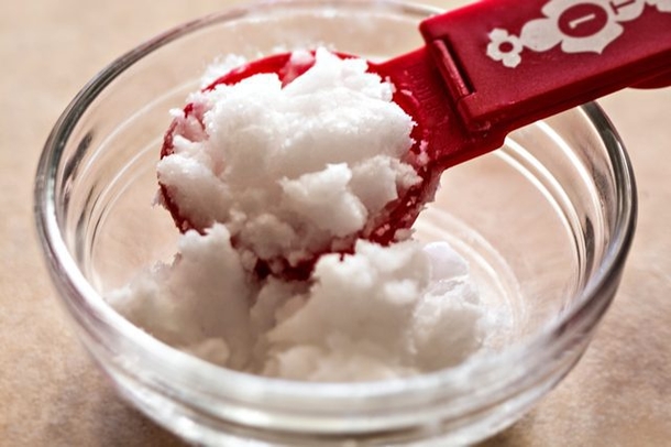 Coconut Oil: Great Way To Treat Nails, Hair And Teeth - picture 5