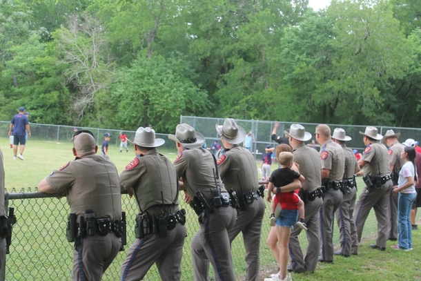 Colleagues of injured trooper appear at his son’s baseball game to show their support - picture 4