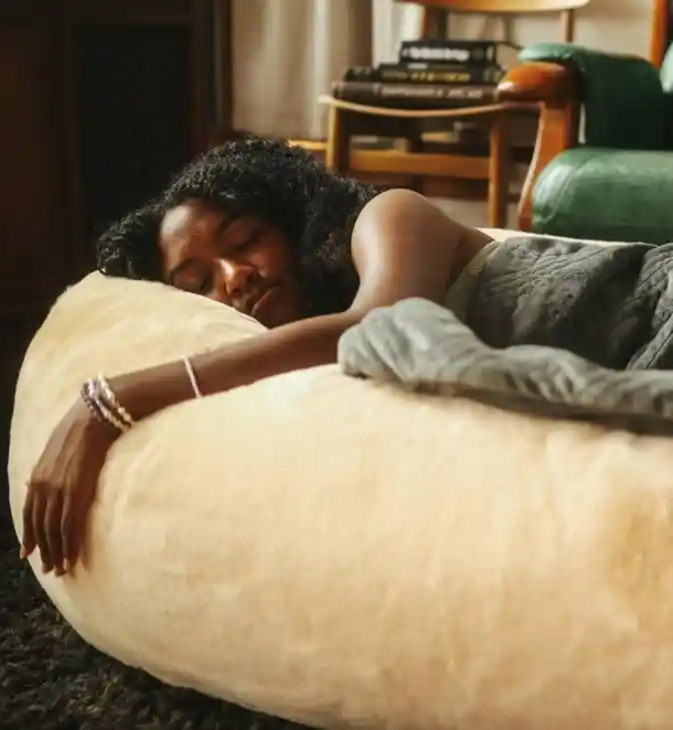 College students come up with these huge dog beds for humans and they’re a cozy dream come true - picture 5
