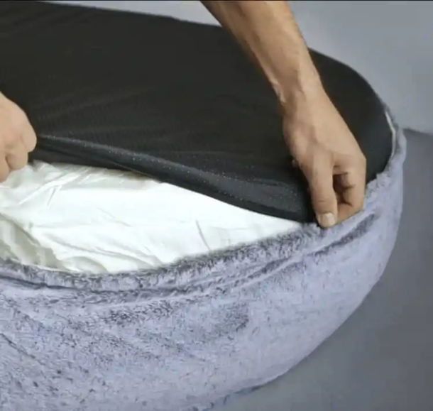 College students come up with these huge dog beds for humans and they’re a cozy dream come true - picture 9