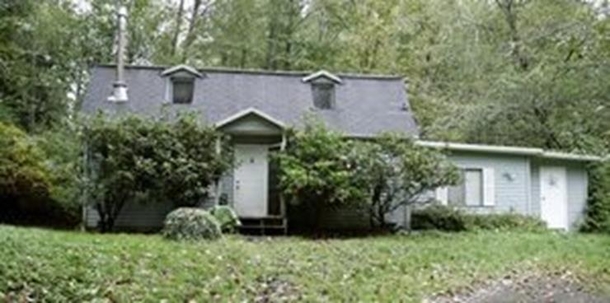 Community is Horrified After Neighbor’s Call Reveals Disturbed Parents’ Secret Abuse - picture 4