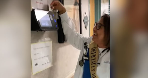 Congrats To 33 Years! Hospital Staff Comes Together To Celebrate Nurse Clocking Out For The Very Last Time. - picture 2