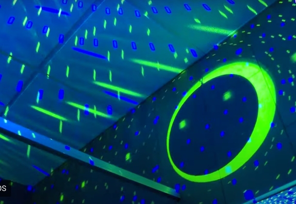 Convenience Store Restroom Turns Into a Full-Fledged Disco - You Won't Believe Your Eyes! - picture 2