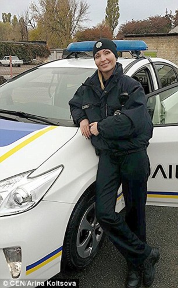 Cop Dies After Suspect Spat In Her Face - picture 5