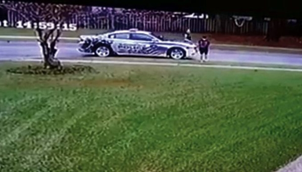 Cop Stops Young Boy, Asks Him To Come To His Patrol Car When He Suspected No One Was Looking - picture 2