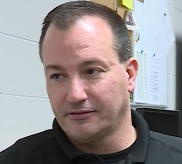 Cop takes 8-year-old girl to daddy-daughter dance after she lost her father - picture 3