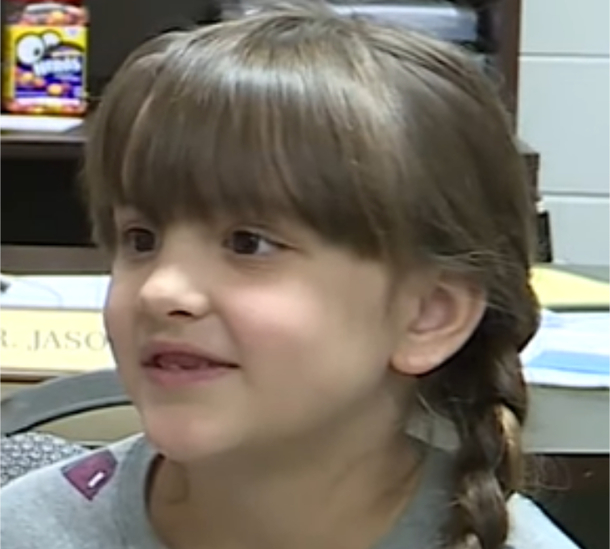 Cop takes 8-year-old girl to daddy-daughter dance after she lost her father - picture 4