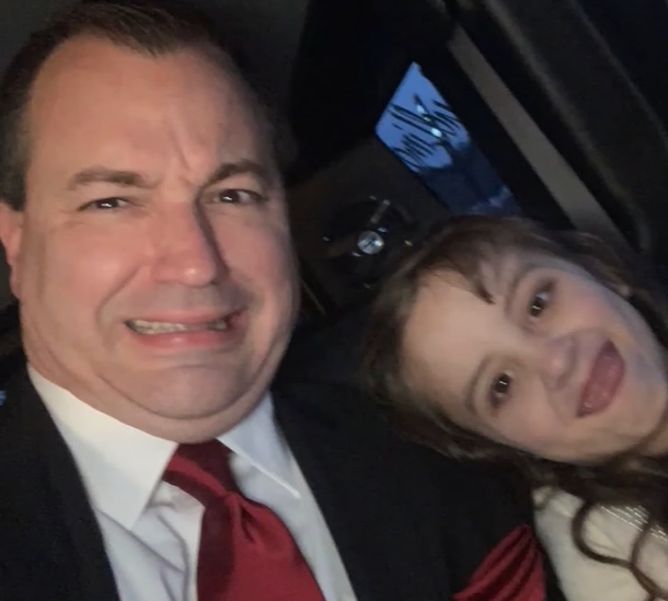Cop takes 8-year-old girl to daddy-daughter dance after she lost her father - picture 8