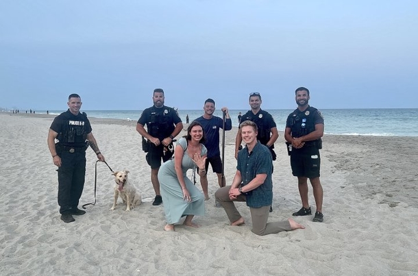 Cops And Teen With Metal Detector Come To The Rescue During Man's Beach Proposal - picture 2