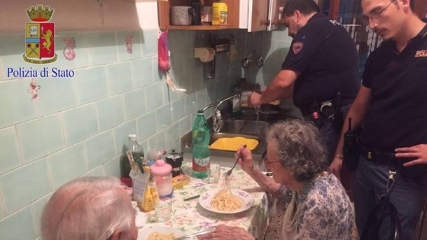 Cops Arrive To Investigate Report Of Elderly Couple Crying, Quickly Discover What Happened - picture 2