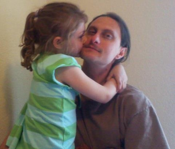 Cops Called On Man & Girl When Something Seemed Amiss Inside His Truck - picture 4