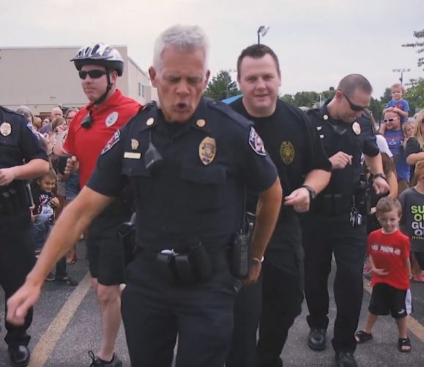 Cops Create A Dance Routine To A 34-Year-Old Song That Will Have You Grinning From Ear To Ear - picture 4