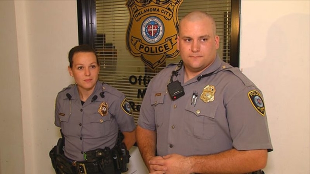 Cops Didn’t Know Who Was Watching When They Confronted Stranded Grandma - picture 2