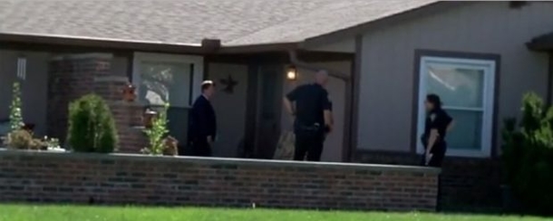 Cops Find Disheveled Elderly Man On Porch, Expose 2-Year Bedroom Secret - picture 2
