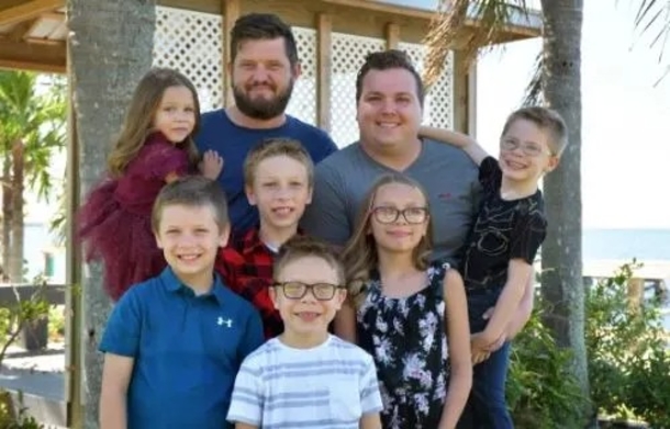 Couple adopts 6 siblings who were separated in foster care, keeps them together as a forever family - picture 5