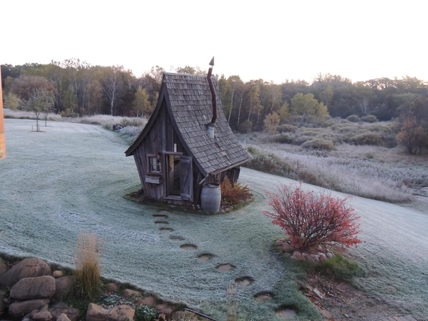 Couple Buys Small, Tiny Cabin, Transforms It Into Something Straight Out Of A Fairytale - picture 4