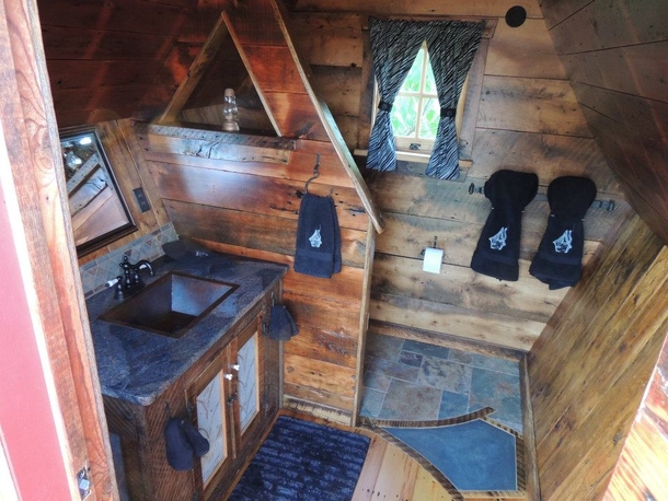 Couple Buys Small, Tiny Cabin, Transforms It Into Something Straight Out Of A Fairytale - picture 7