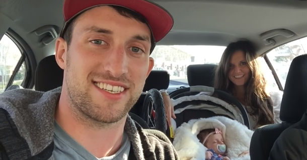 Couple didn't tell anyone about their pregnancy for months, then they pop at their family’s door with newborn baby - picture 2