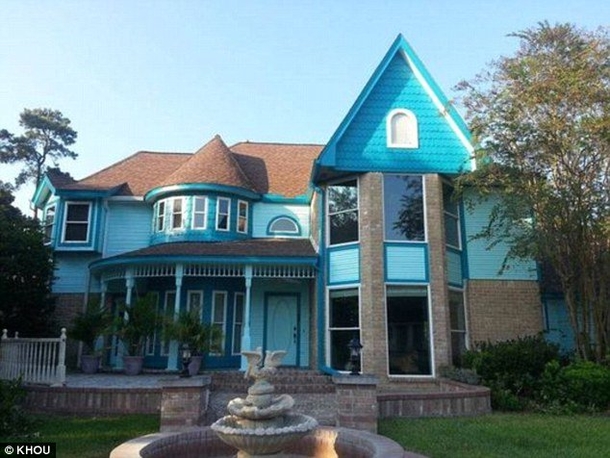 Couple Gets Death Threats Over Color They Painted Their Home (Photos) - picture 2