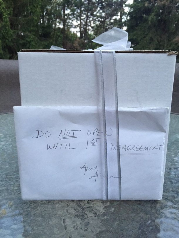 Couple Opens Wedding Gift 9 Years After Receiving It, Aunt Tells Them Not To Open It - picture 3