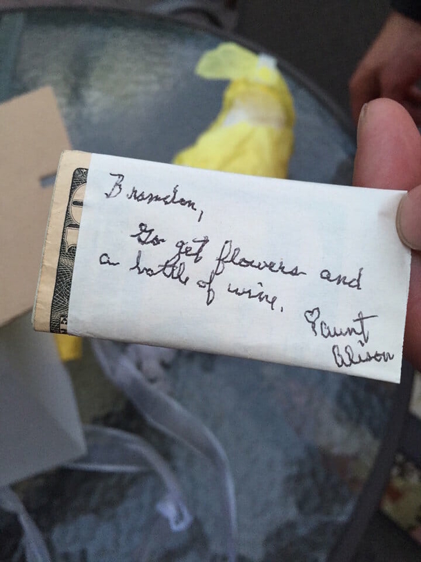 Couple Opens Wedding Gift 9 Years After Receiving It, Aunt Tells Them Not To Open It - picture 8