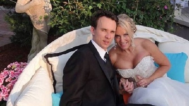 Couple Receives Death Threats Over Color They Painted Their Home - picture 2