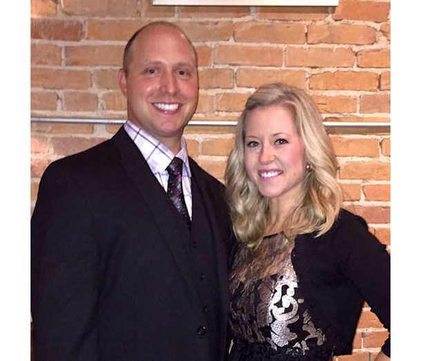 Couple Receives Mysterious Wedding Gift And They Finally Opens It 9 Years Later - picture 2