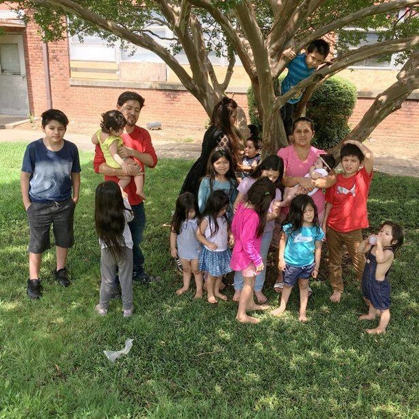 Couple with 16 kids is pregnant yet again – they have 3 sets of twins but still want more - picture 3