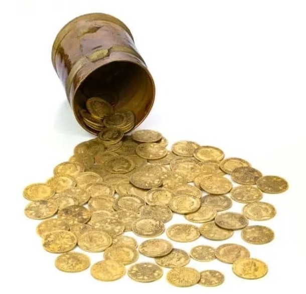 Couple's Kitchen Renovation Unearths 246 Rare Gold Coins Valued at Over $800,000 - picture 7