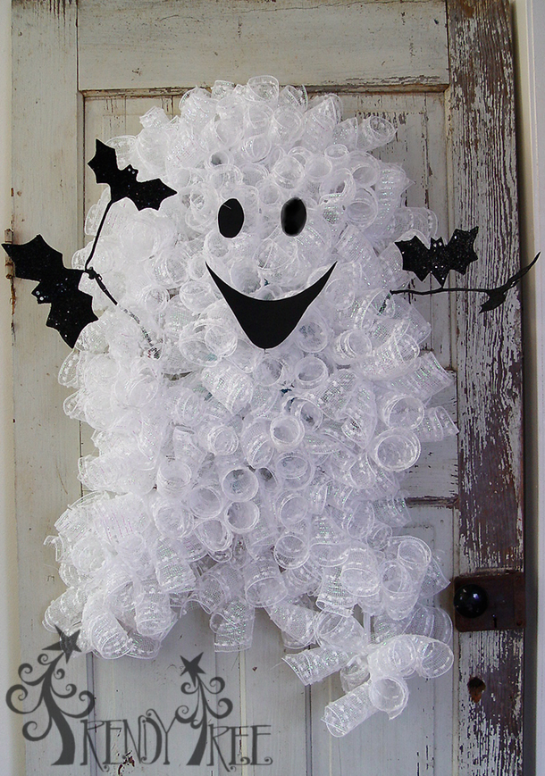 Crafty Halloween Wreaths Ideas & Projects For This Year - picture 6
