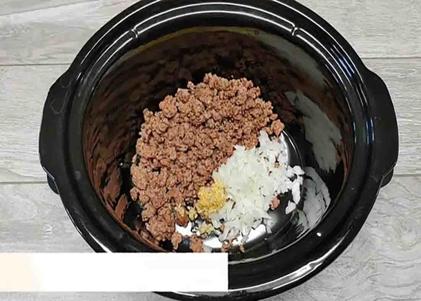 Creamy Crockpot Ground Beef Stroganoff Recipe - picture 2