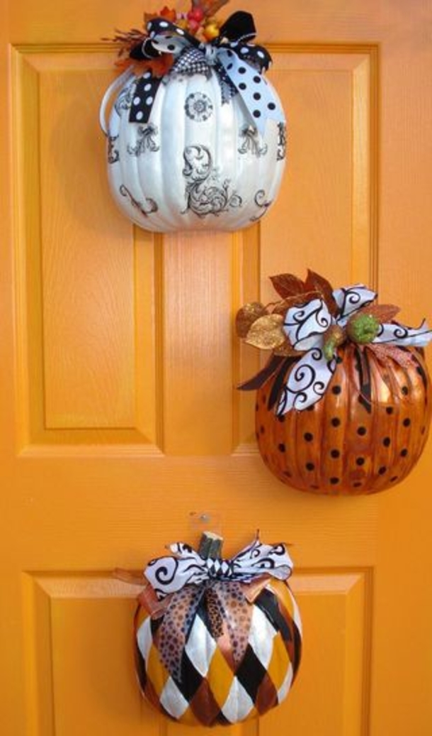 Creepy & Cool Halloween Door Decorations For 2022 - picture 4