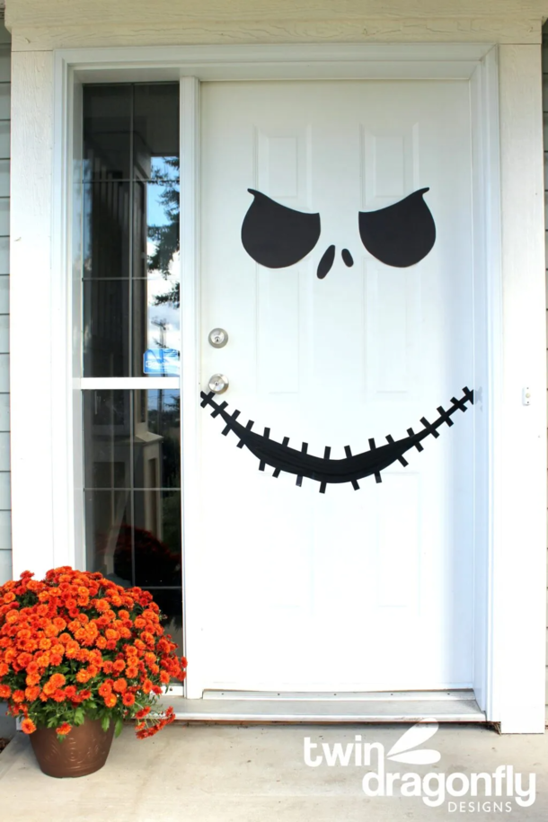 Creepy & Cool Halloween Door Decorations For 2022 - picture 9