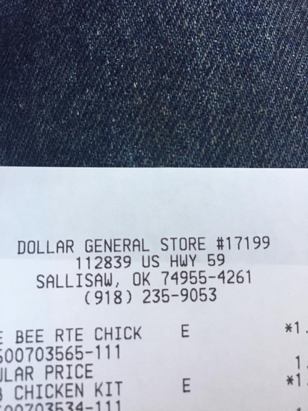 Customers Stare In Shock As Man’s Card Declines, Then The Cashier Takes Immediate Action - picture 3