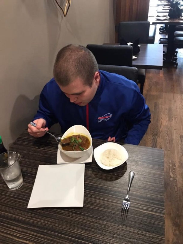 Dad Asks Autistic Son To Get Menu From Restaurant, Shocked To See How He’s Treated - picture 5