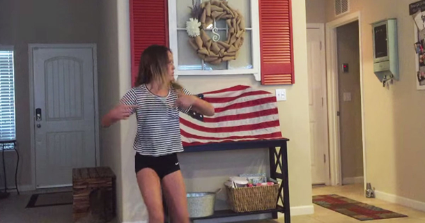 Dad Catches Daughter Dancing In Living Room, Joins In For A Highly Entertaining Performance - picture 2