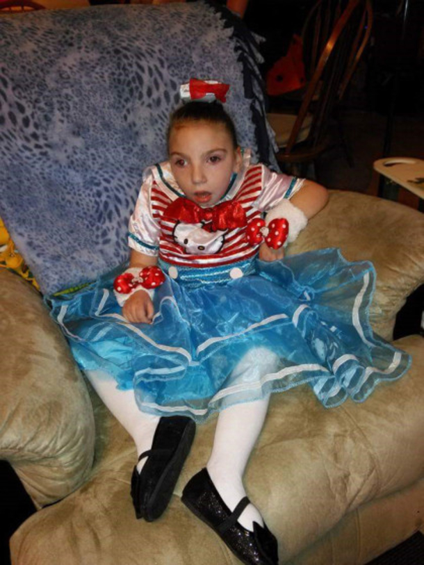 Dad Makes Unexpected Find In Disabled Daughter's Trick Or Treat Bag (Photo) - picture 3