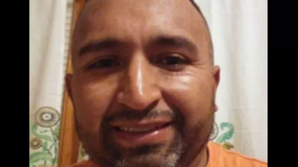 Dad of three killed after attack while putting Christmas lights on his family’s home in Chicago - picture 2
