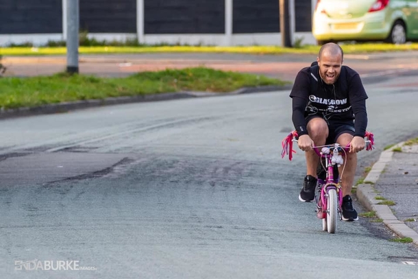 Dad of two little girls rides pink bicycle for 6 days, to raise money for charity - picture 3