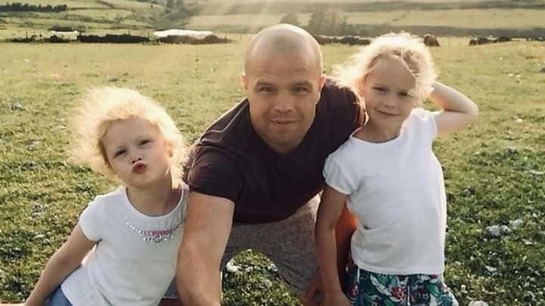 Dad of two little girls rides pink bicycle for 6 days, to raise money for charity - picture 5