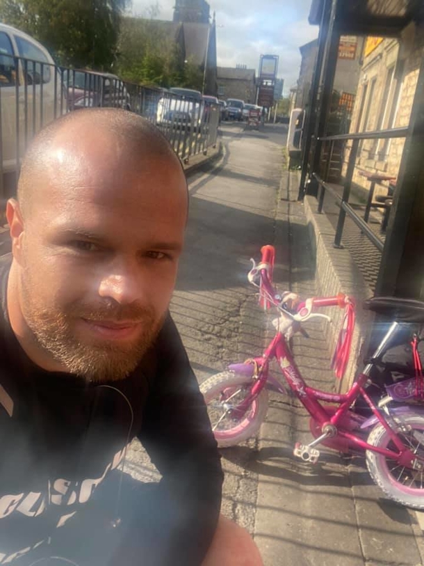 Dad of two little girls rides pink bicycle for 6 days, to raise money for charity - picture 6